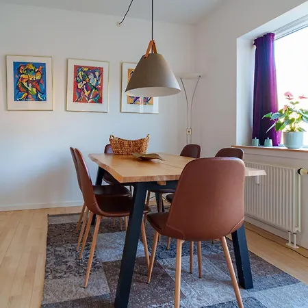 Spacious & Comfortable Near Tivoli & Metro Appartement *