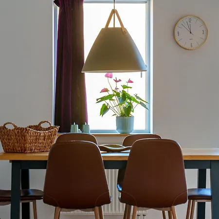 Spacious & Comfortable Near Tivoli & Metro Appartement *