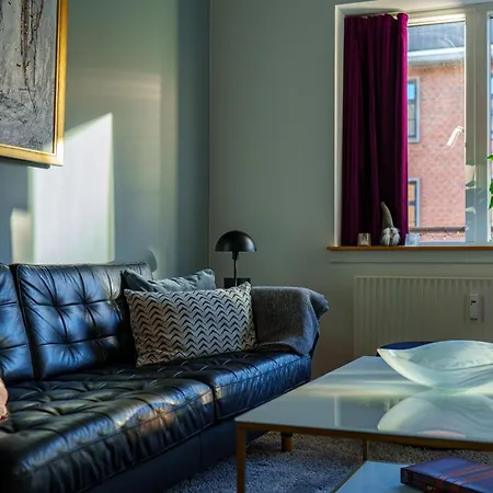 Spacious & Comfortable Near Tivoli & Metro *