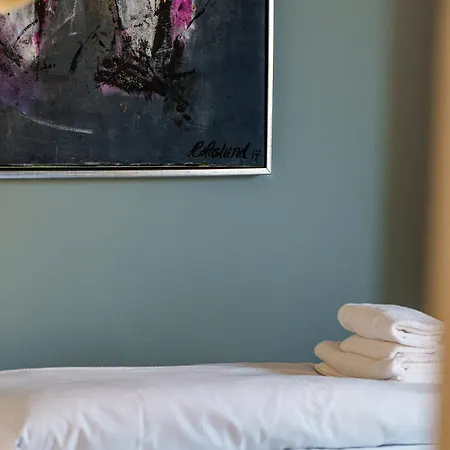 Spacious & Comfortable Near Tivoli & Metro דירה *