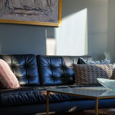 Spacious & Comfortable Near Tivoli & Metro Apartamento