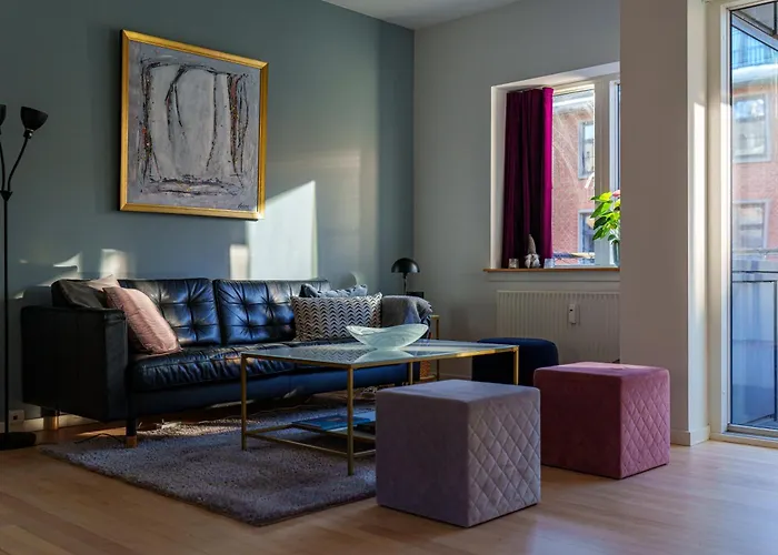 Apartment Spacious & Comfortable Near Tivoli & Metro