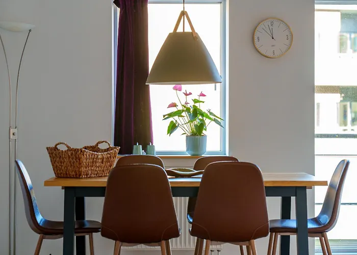 Spacious & Comfortable Near Tivoli & Metro Apartment *