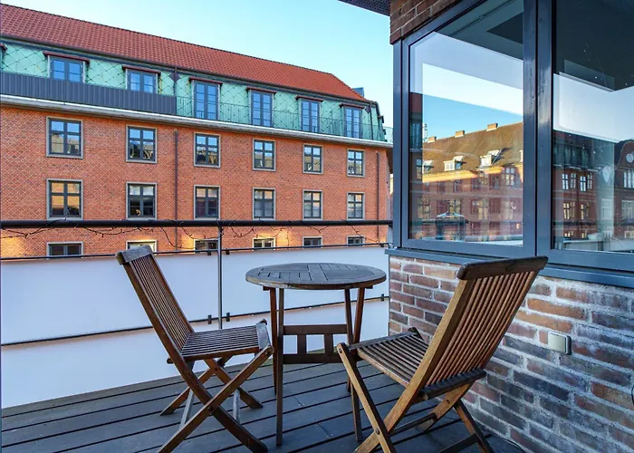 Spacious & Comfortable Near Tivoli & Metro * Copenhagen