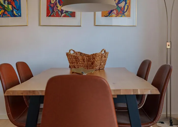 아파트 Spacious & Comfortable Near Tivoli & Metro *