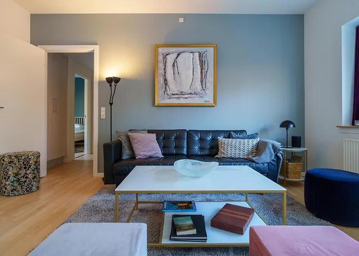 Spacious & Comfortable Near Tivoli & Metro Apartment *