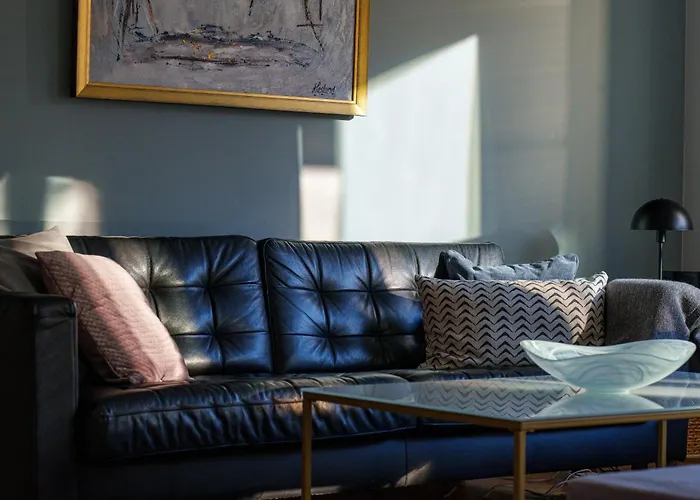 Spacious & Comfortable Near Tivoli & Metro Apartment