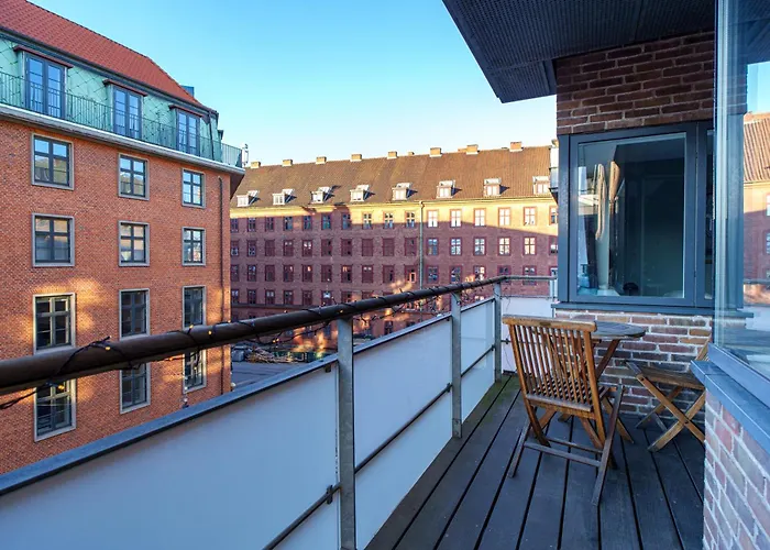 Spacious & Comfortable Near Tivoli & Metro *